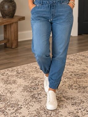 BOSS Women's Blue sweatpant Jeans